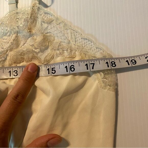 URBAN OUTFITTERS URBAN RENEWAL front ZIP BUSTIER bralette crop top lingerie- M - Picture 3 of 8